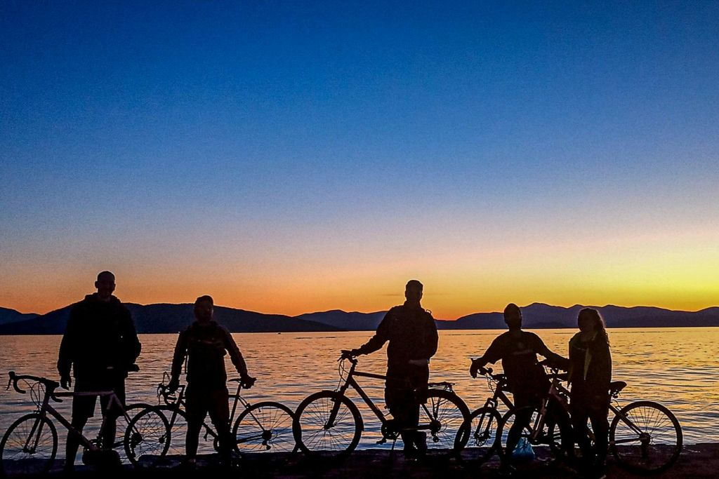 Isla Egina: Excursión Guiada en Bicicleta desde Atenas + Billete de Ferry