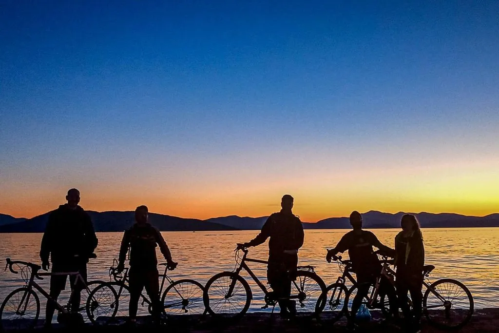 Isla Egina: Excursión Guiada en Bicicleta desde Atenas + Billete de Ferry