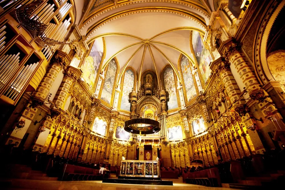 Tot Montserrat Card: Public Transport from Barcelona + Lunch