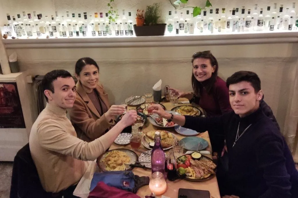 Athens: Small-Group Night Walking Tour + Dinner