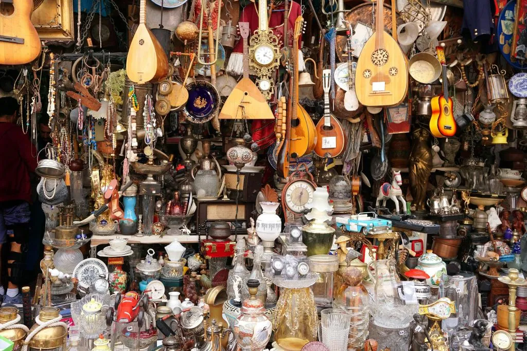Athens: Small-Group Night Walking Tour + Dinner