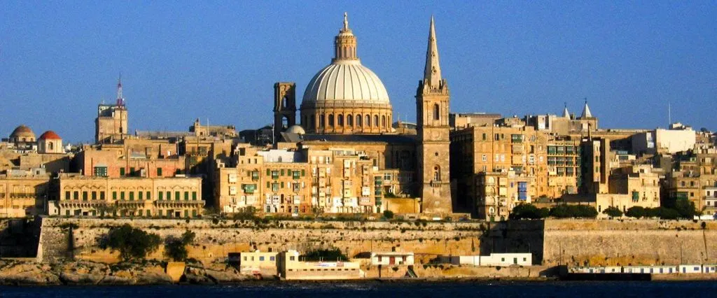 Tour Guidato in Barca di Giorno in due Porti