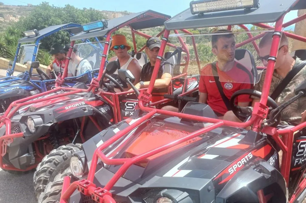 Gozo: Dia inteiro de passeio guiado de buggy + almoço + transferes