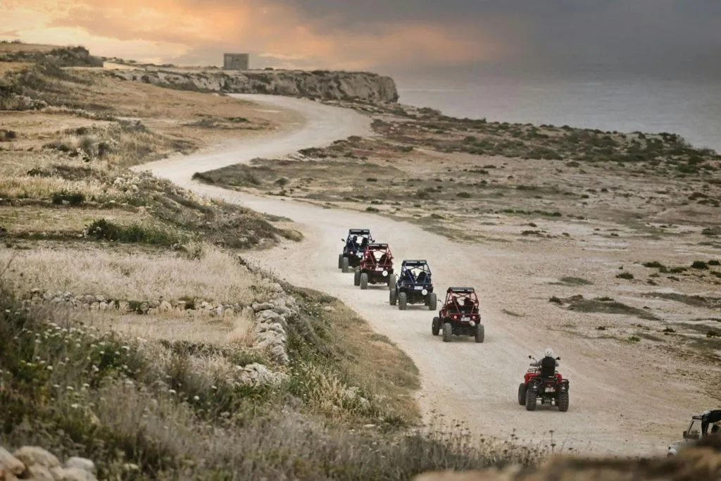 Gozo: Passeio guiado de Buggy ao pôr do sol + Transfer de ida e volta