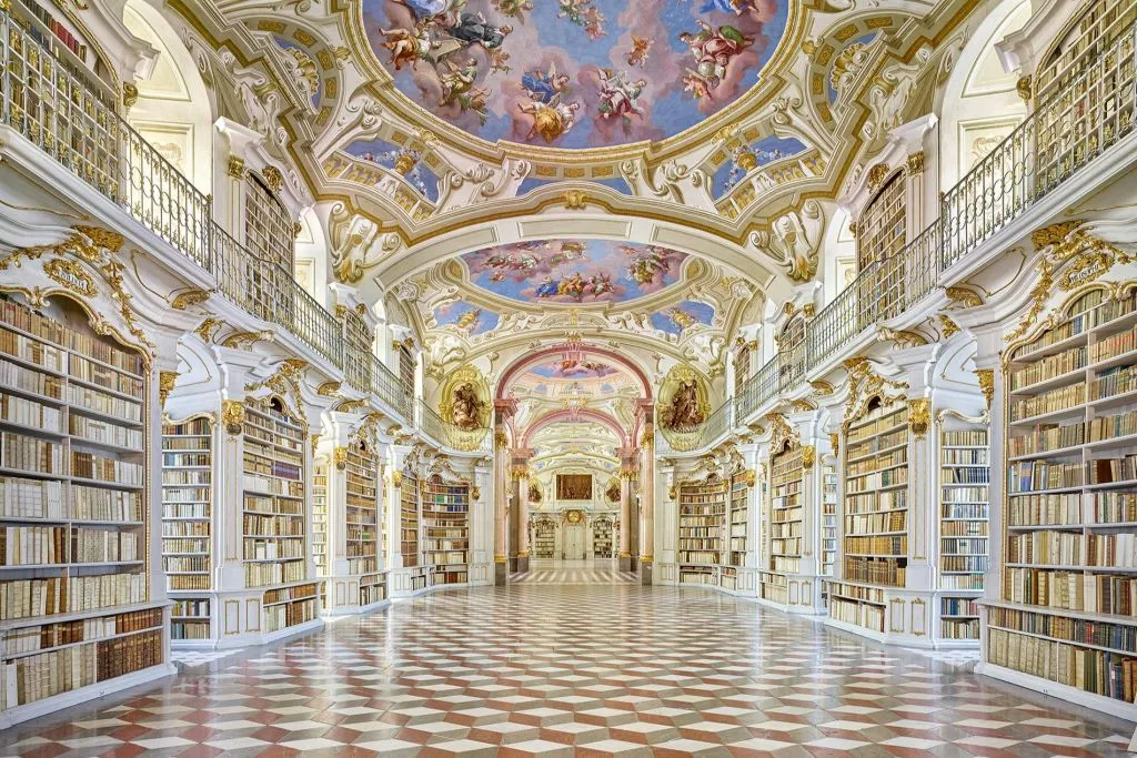 Hallstatt: Guided Day Tour from Vienna + Admont Abbey Fast Track Entry