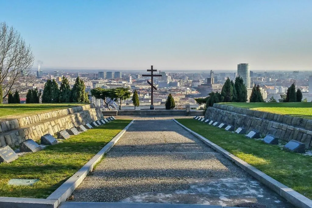 Bratislava: Passeio a pé guiado + City Tour de carro + Traslado de Viena