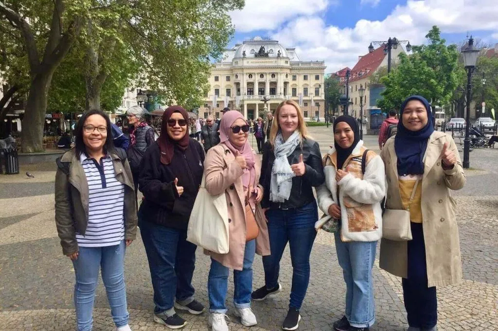 Bratislava: Passeio a pé guiado + City Tour de carro + Traslado de Viena