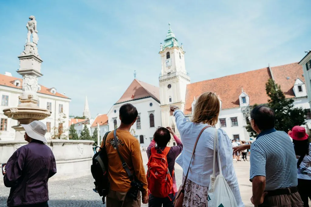 Bratislava: Passeio a pé guiado + City Tour de carro + Traslado de Viena