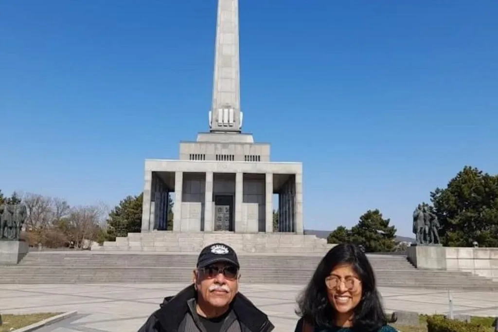 Bratislava: Passeio a pé guiado + City Tour de carro + Traslado de Viena