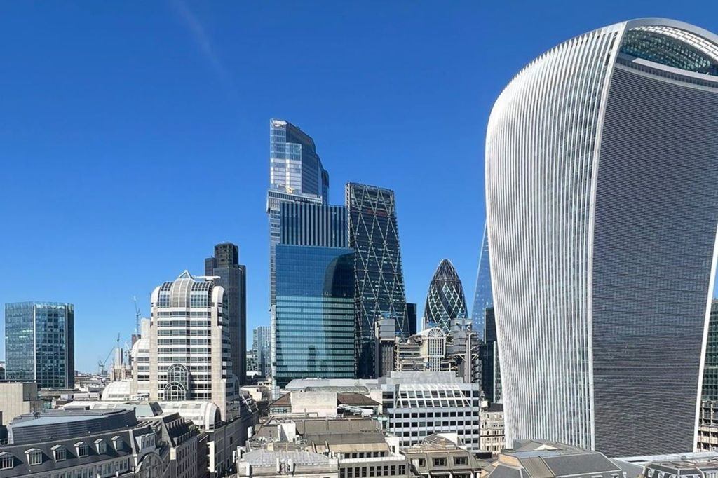Monument to the Great Fire of London: Escorted Entry + Audio Guide