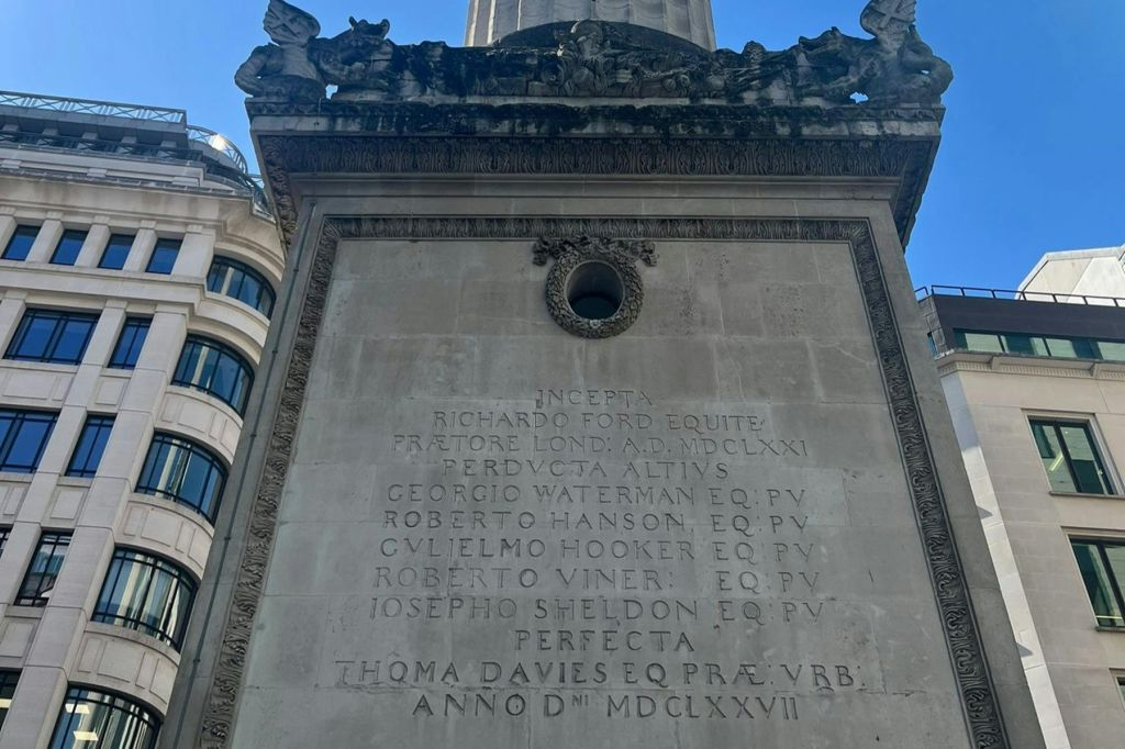 Monument to the Great Fire of London: Escorted Entry + Audio Guide