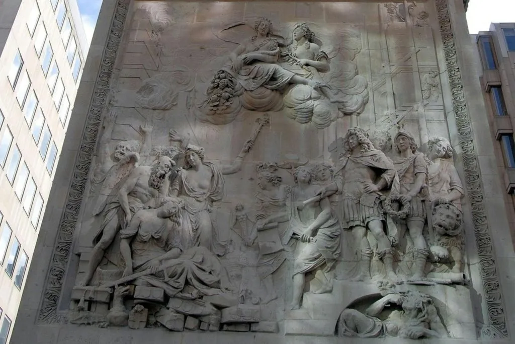 Monument to the Great Fire of London: Escorted Entry + Audio Guide