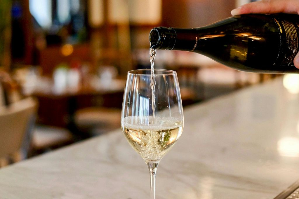 Lisbon: Guided Wine Tasting Experience