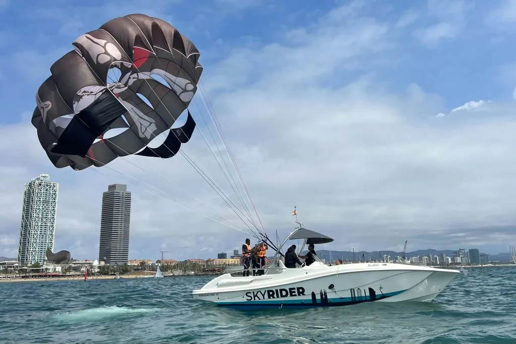 Barcelona: Parasailing Experience