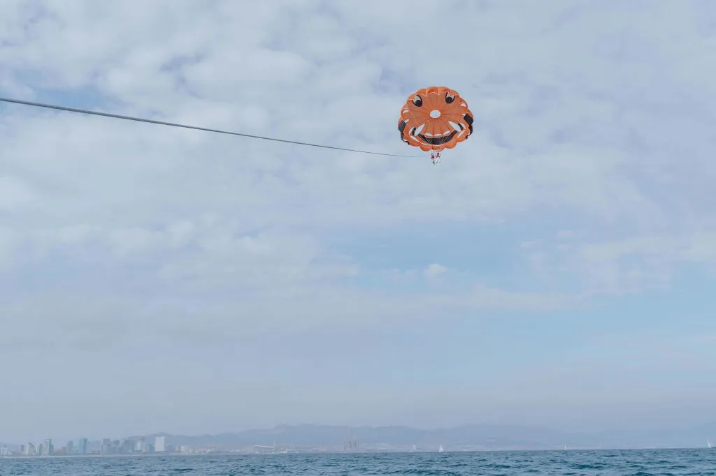 Barcelona: Parasailing Experience