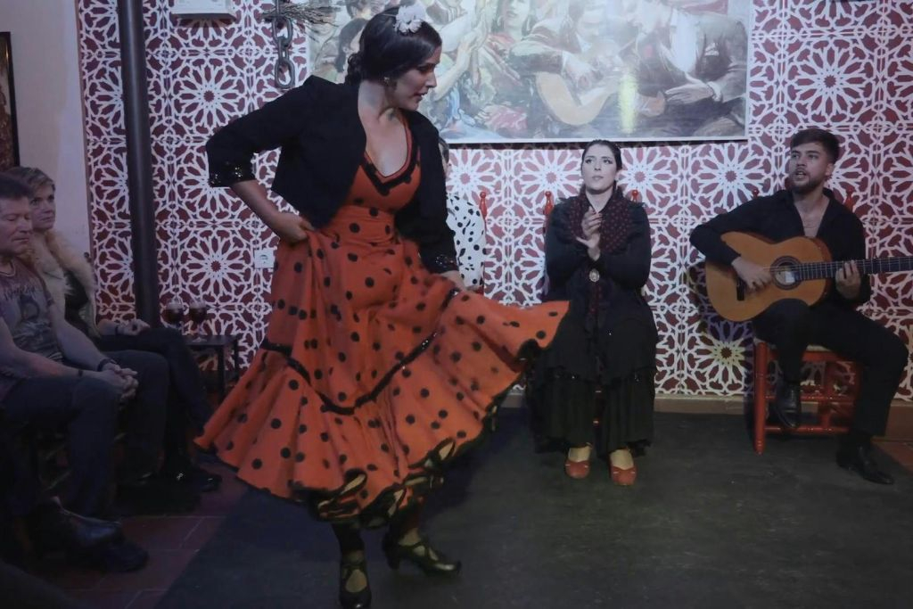 Santa Cruz Sevilla: Espectáculo Flamenco Mariscal + Bebida