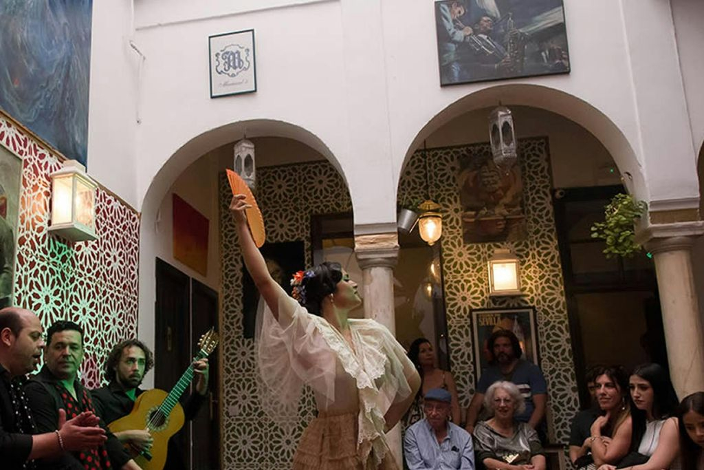 Santa Cruz Sevilla: Espectáculo Flamenco Mariscal + Bebida
