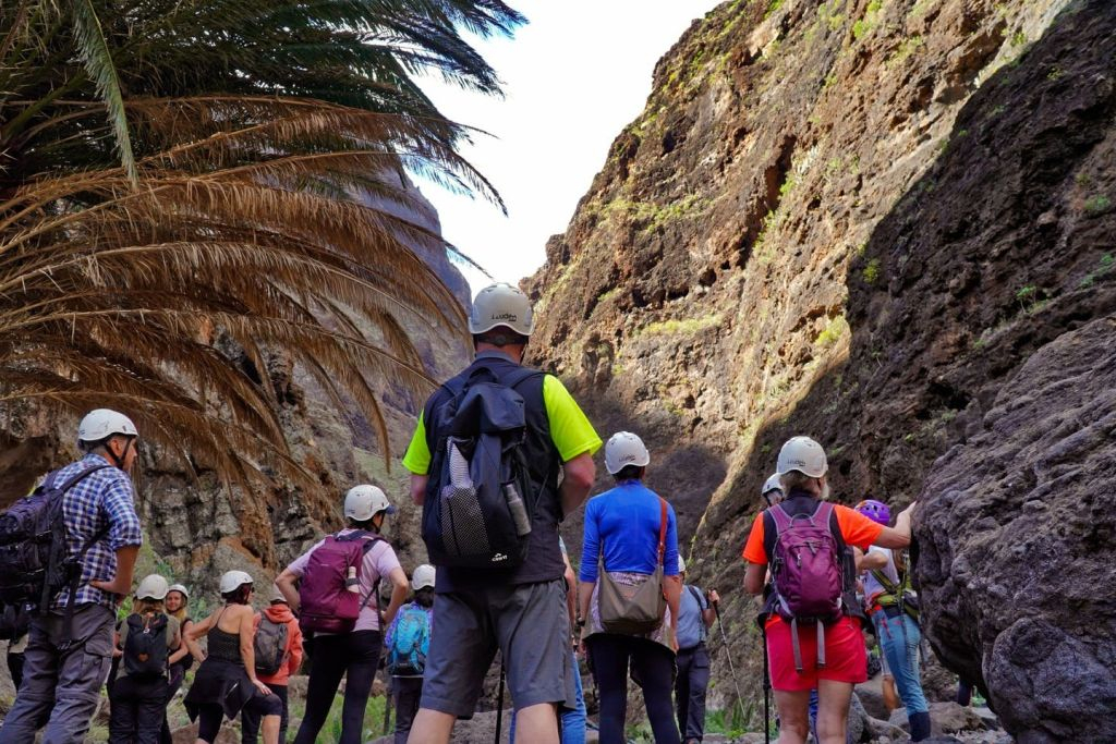 Barranco de Masca: Descenso Guiado + Paseo en Barco + Traslado