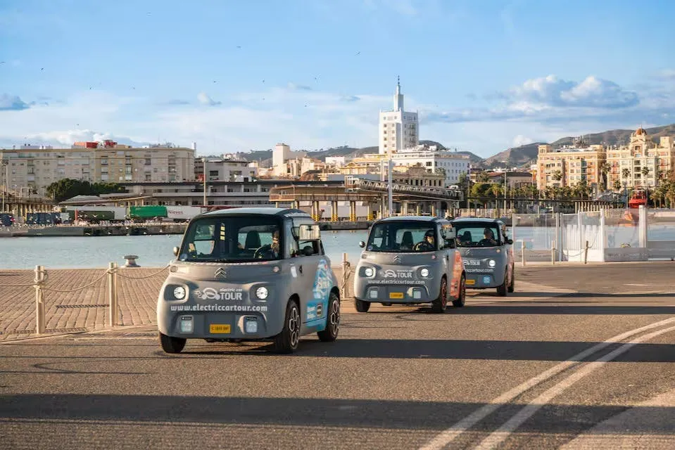 Málaga: Visita Guiada en Coche Eléctrico + Audioguía