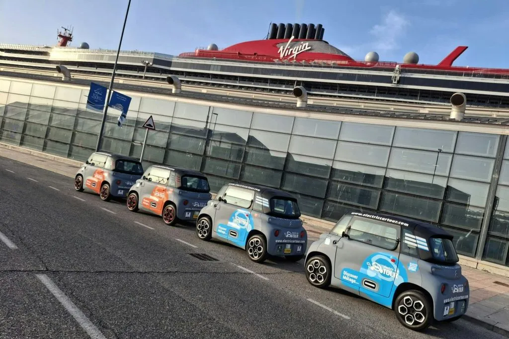 Málaga: Visita Guiada en Coche Eléctrico + Audioguía