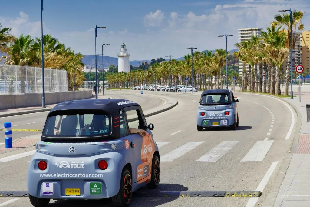 Málaga: Visita Guiada en Coche Eléctrico + Audioguía