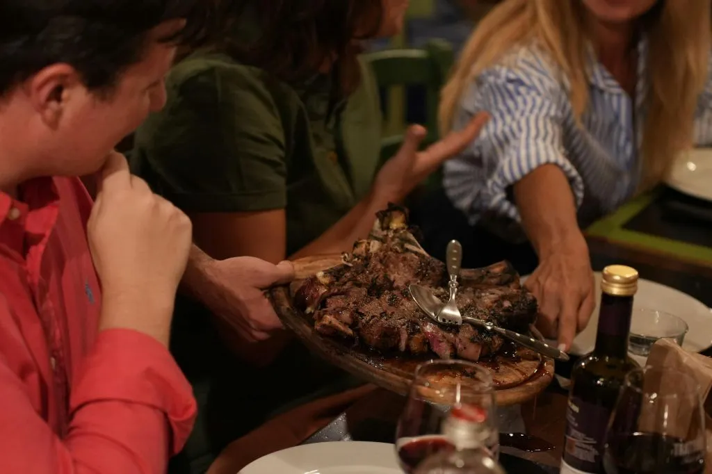 Tour gastronomico di Firenze: Bistecca alla fiorentina e vino toscano