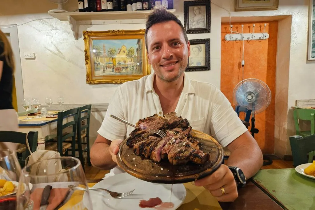 Tour gastronomico di Firenze: Bistecca alla fiorentina e vino toscano