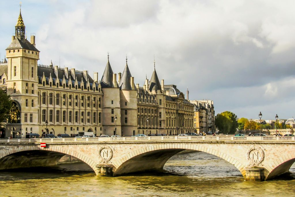 Paris: Aluguer de bicicletas eléctricas