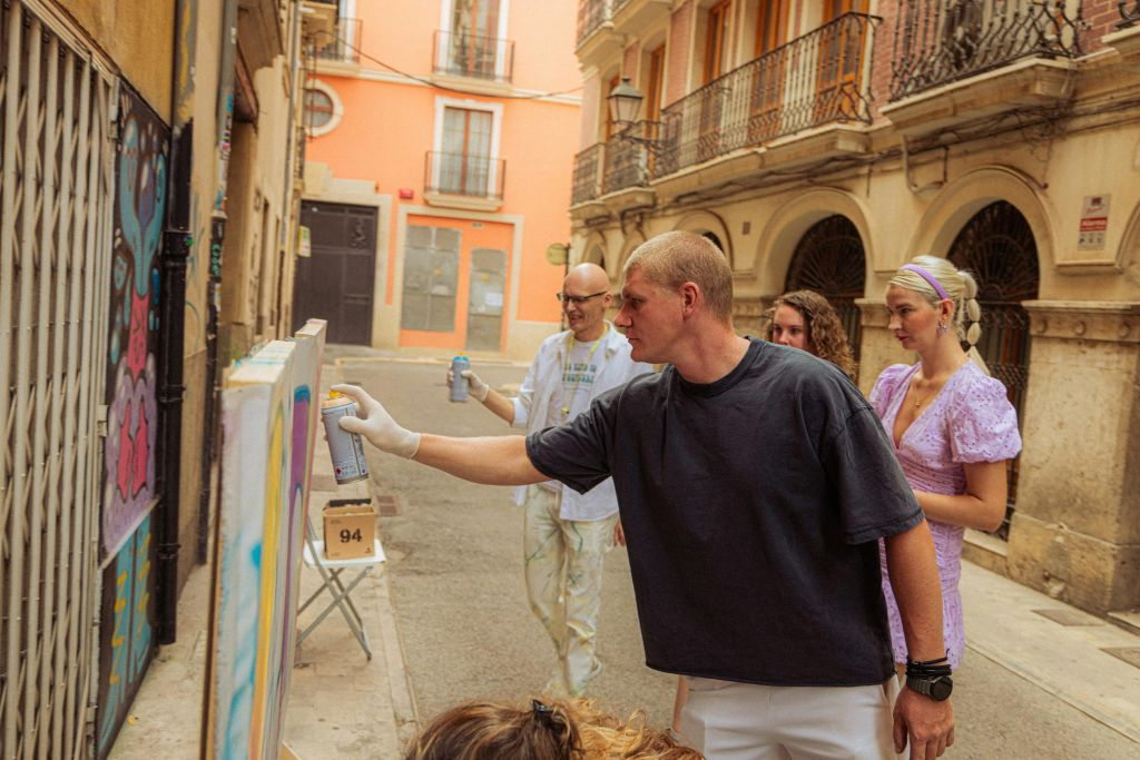 Valencia: Guided Graffiti Workshop & Urban Art Tour