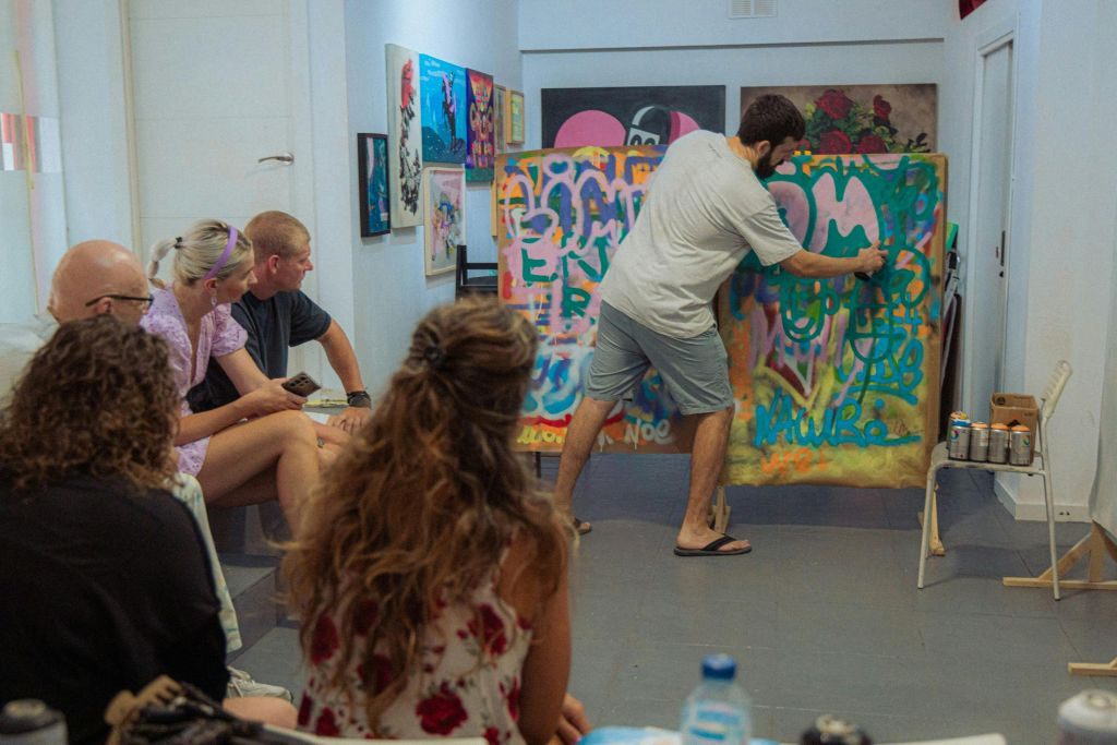 Valencia: Guided Graffiti Workshop & Urban Art Tour