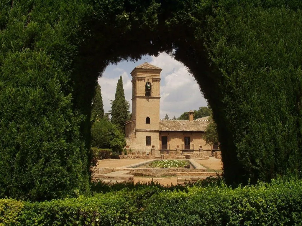 Alhambra: Entradas sin colas + Palacios Nazaríes opcionales