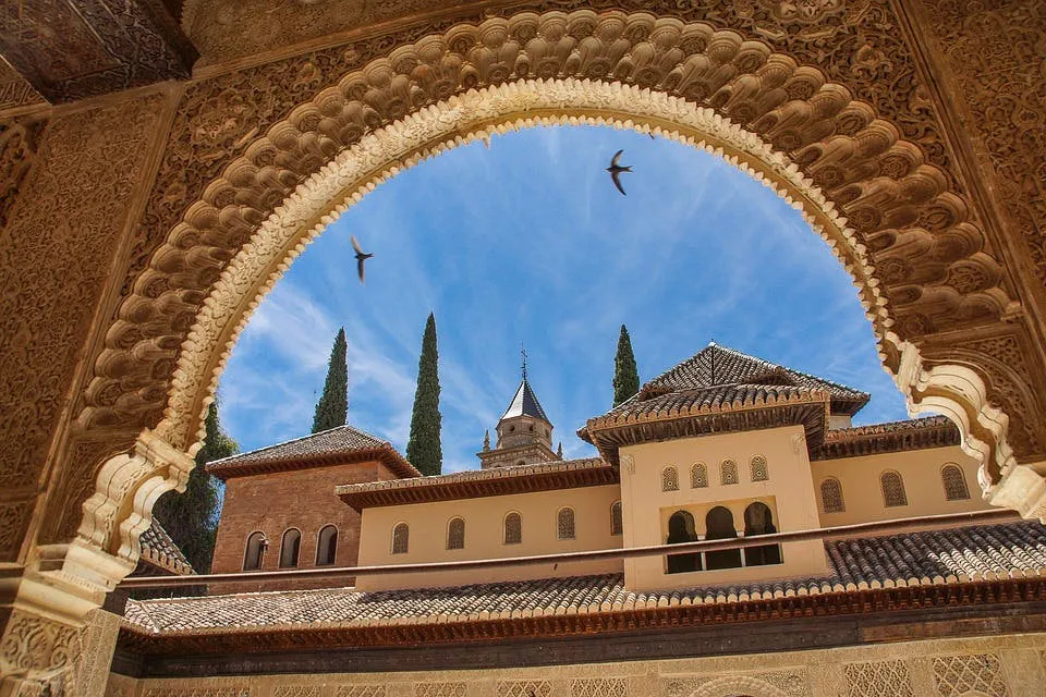 Alhambra: Entradas sin colas + Palacios Nazaríes opcionales