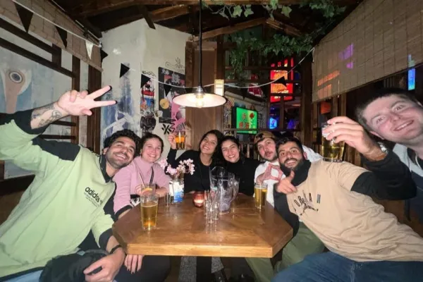 Amsterdam: Guided Pub Crawl + VIP Club Entry