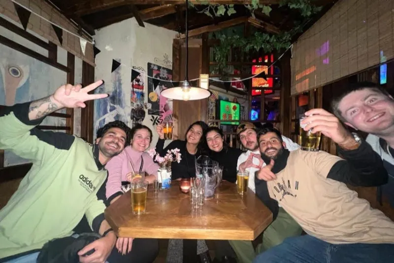Amsterdam: Guided Pub Crawl + VIP Club Entry