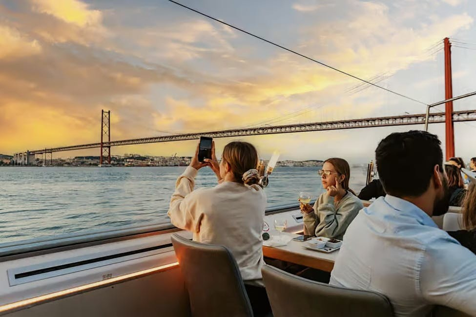 Lisbon: Tagus River Sunset Cruise