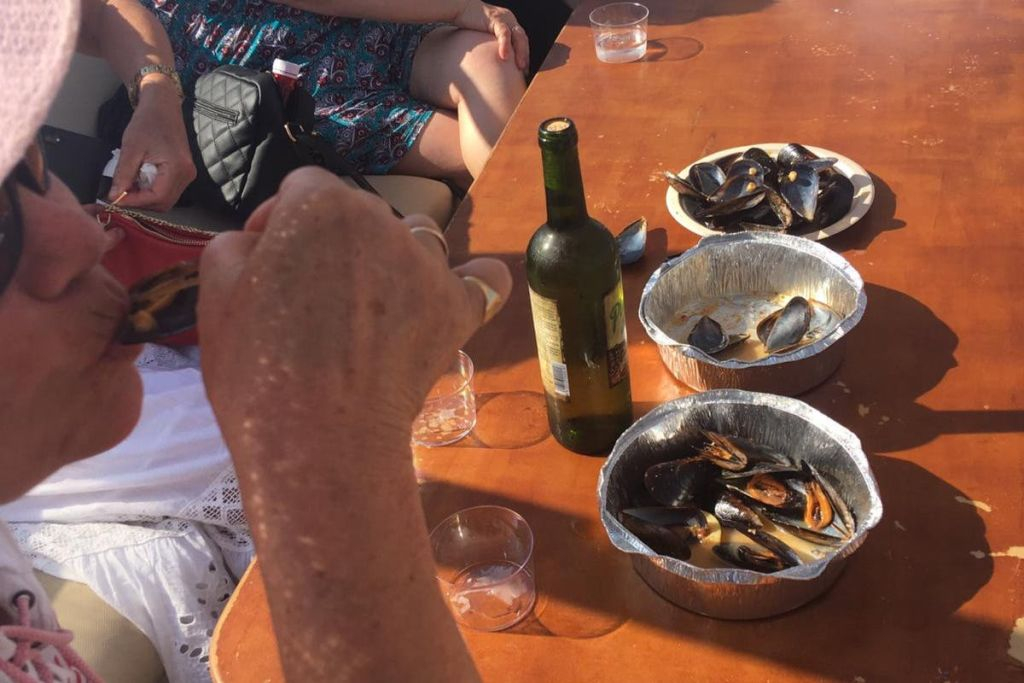 Valencia: Catamaran Cruise + Mussel & Wine Tasting