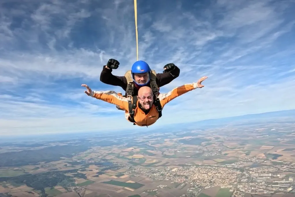 Prague: Tandem Skydiving Experience + Transfers