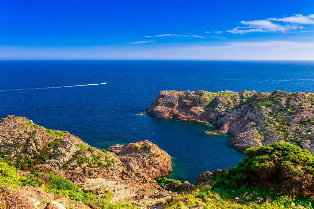 Cadaqués: Excursión en barco de 3 horas + parada para nadar