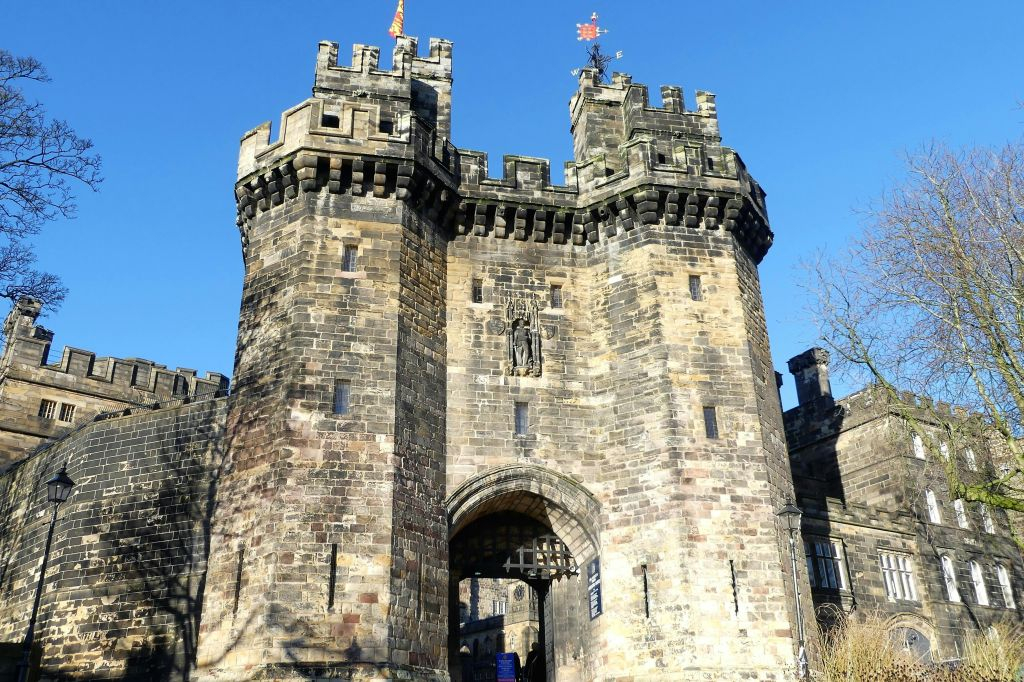 Windermere & The Lake District: Guided Day Tour from Manchester