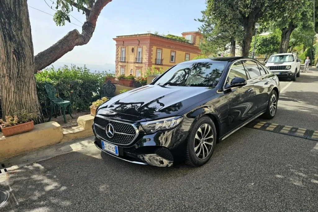 Napoli: Trasferimento privato dall'aeroporto al centro città