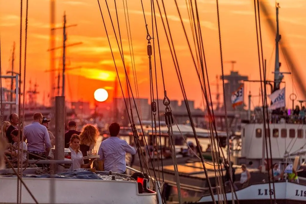 Amsterdam: SAIL 2025 Luxury Open Boat Cruise + Drink