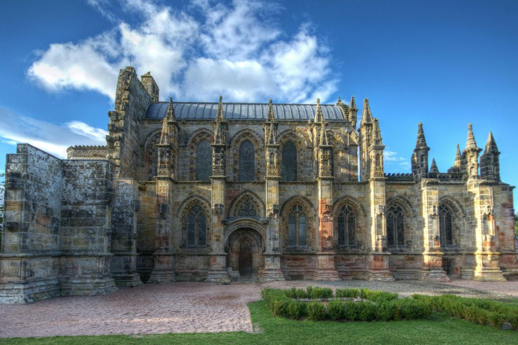 Rosslyn Chapel & Scottish Borders: Guided Tour from Edinburgh