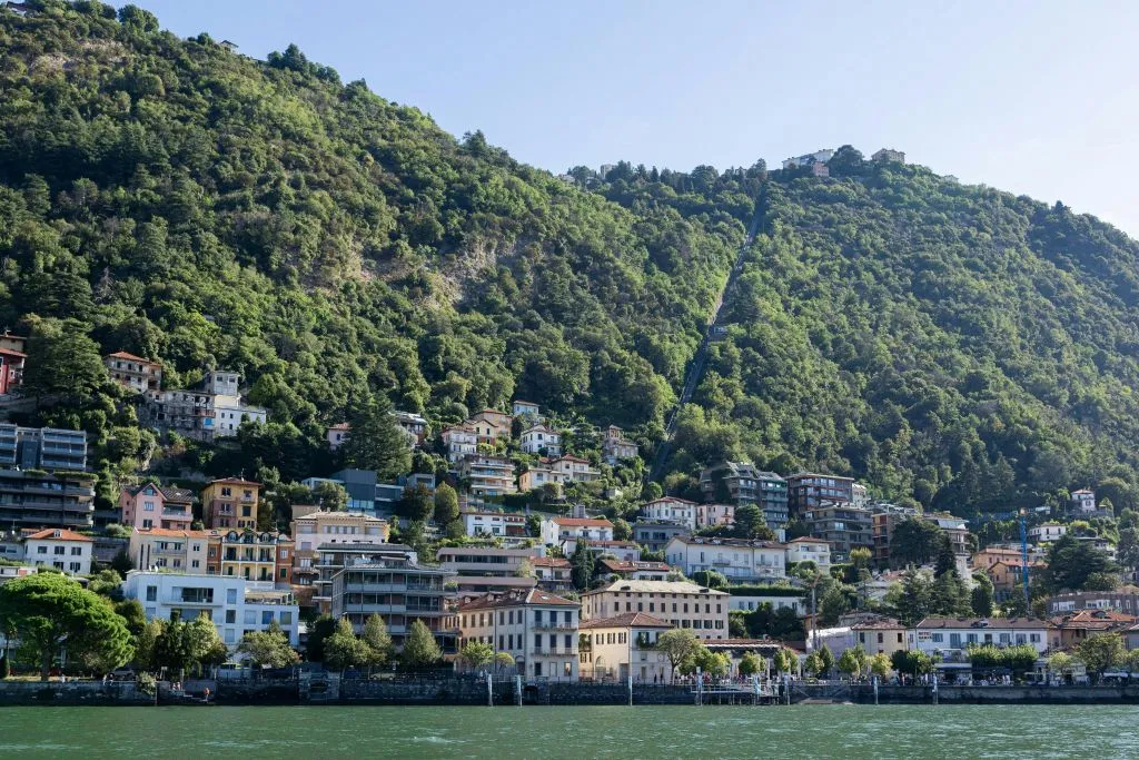 Como, Bellagio e Lugano: Tour guidato in giornata da Milano + tour in barca