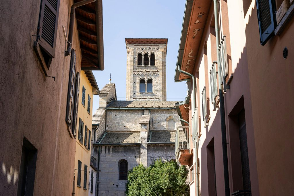 Como, Bellagio e Lugano: Tour guidato in giornata da Milano + tour in barca