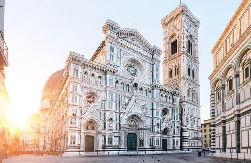 Florence: Small Group Guided Walking Tour + Roundtrip Train