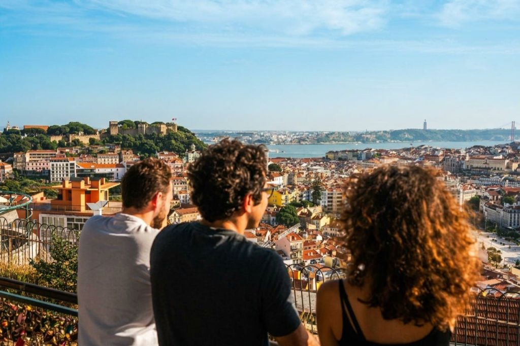 Lisbon: Half-Day Guided Tuk Tuk Tour + Food Tastings