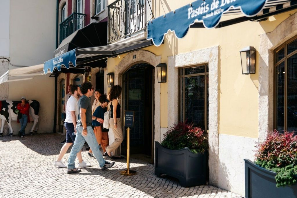 Lisbon: Half-Day Guided Tuk Tuk Tour + Food Tastings