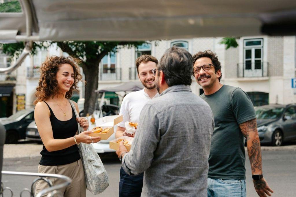 Lisbon: Half-Day Guided Tuk Tuk Tour + Food Tastings