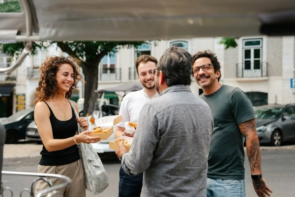 Lisbon: Half-Day Guided Tuk Tuk Tour + Food Tastings