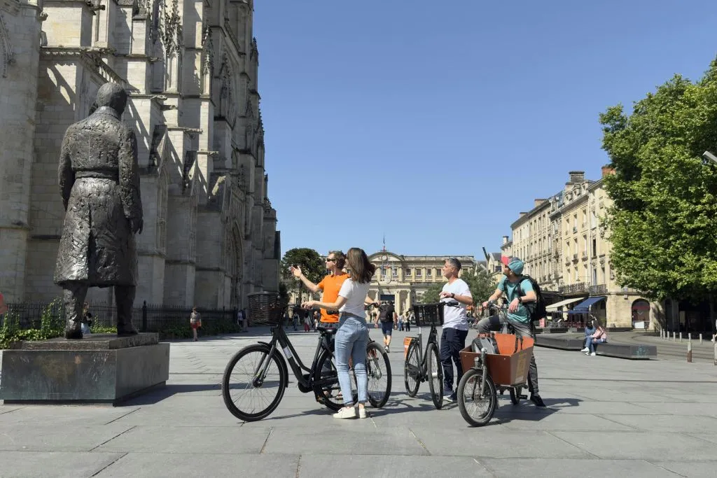 Bordeaux : visite guidée à vélo de 2,5 heures